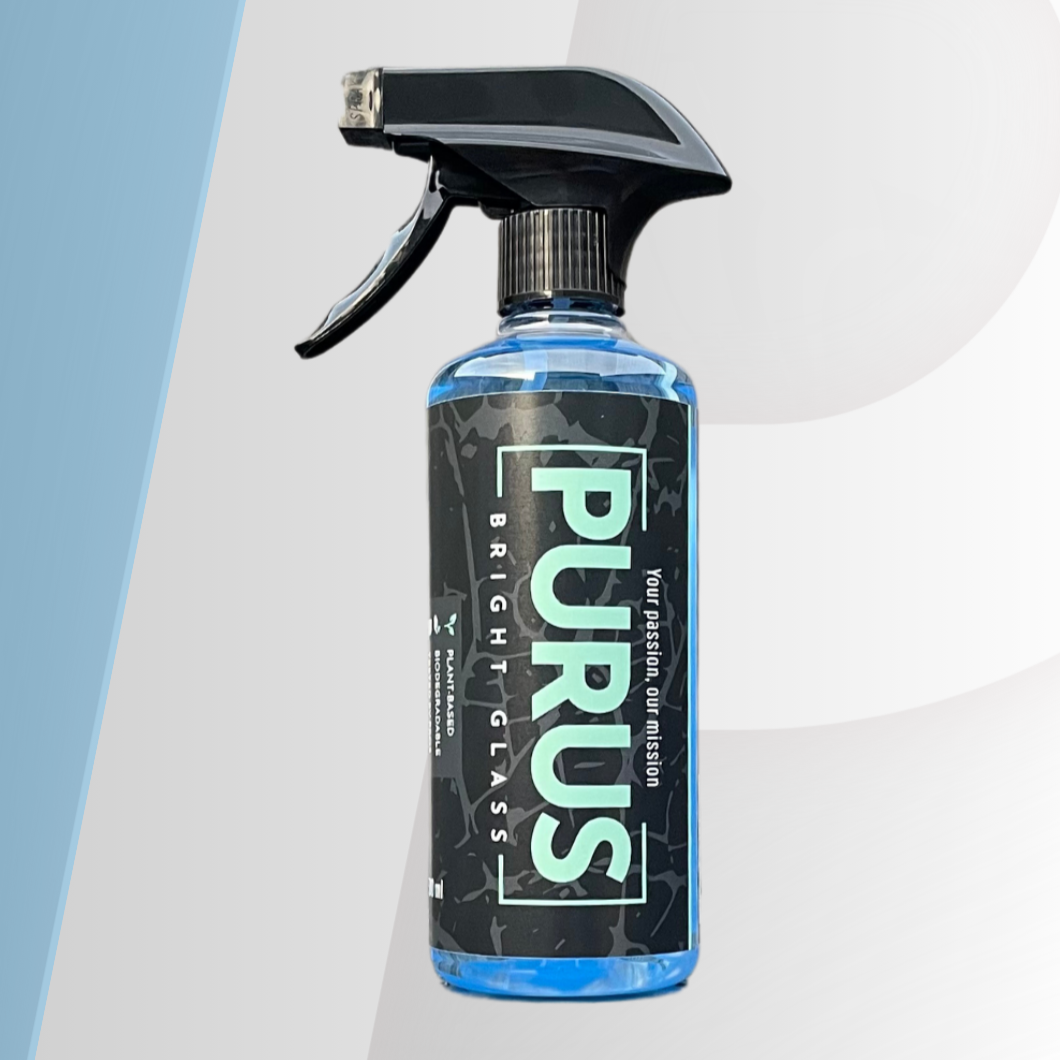 fles Bright Glass ruitenreiniger van 500ml met spuitdop, verwijdert vetvlekken en laat geen strepen achter voor een heldere afwerking