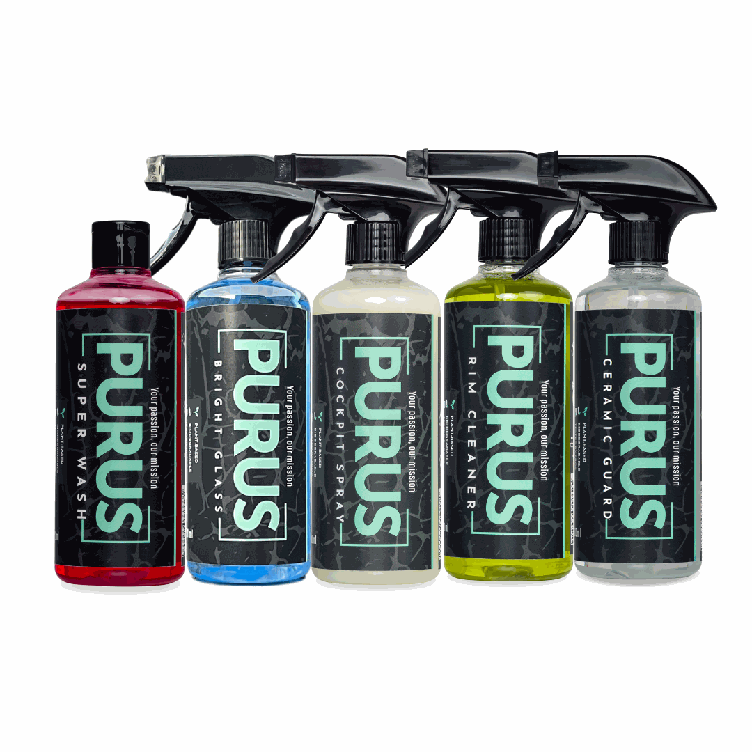 Essential Kit set van vijf PURUS autoverzorgingsproducten inclusief Ceramic Guard, Super Wash, Rim Cleaner, Bright Glass en Cockpit Spray voor grondige reiniging en bescherming.